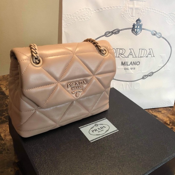 ❤️❤️SOLD❤️❤️Prada nappa small spectrum  bag - Picture 9 of 11